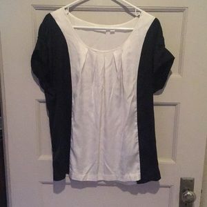 *SOLD* 3 for $10! Silky feel blouse